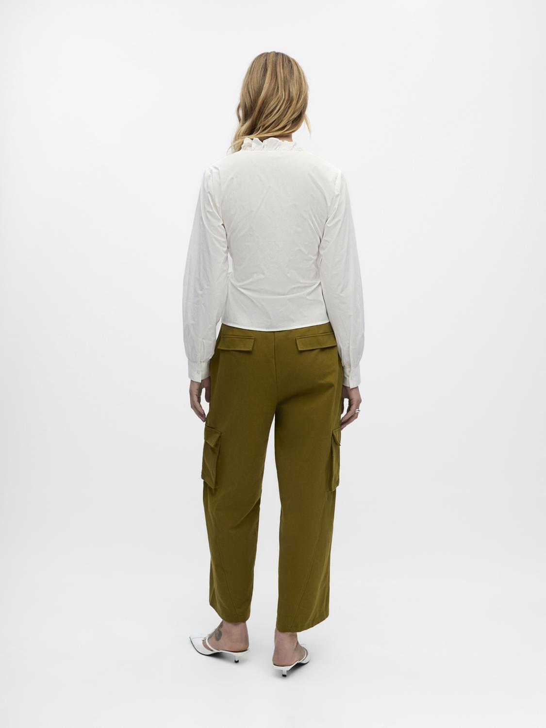 model_shot-back